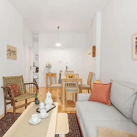 Chill Out In Retropolitan Hideaway At Alsos Park * Atenas